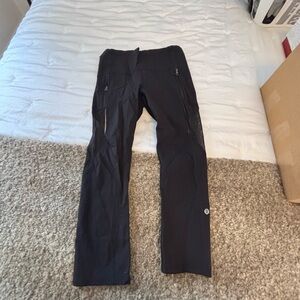 Lululemon Size 4 Black Athletic Pants with Zipper Pockets